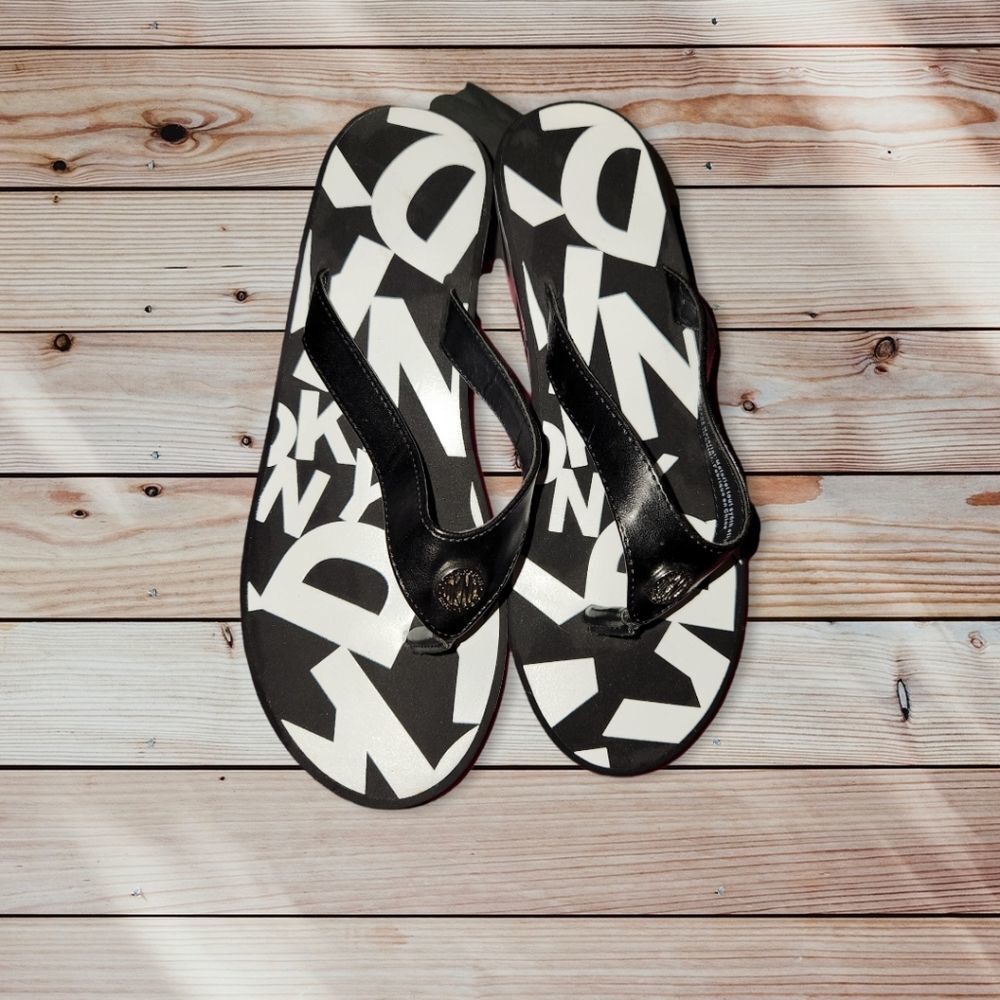 Donna Karan New York Circa 1989 Black & White Logo Wedge Thong Sandals 6.
